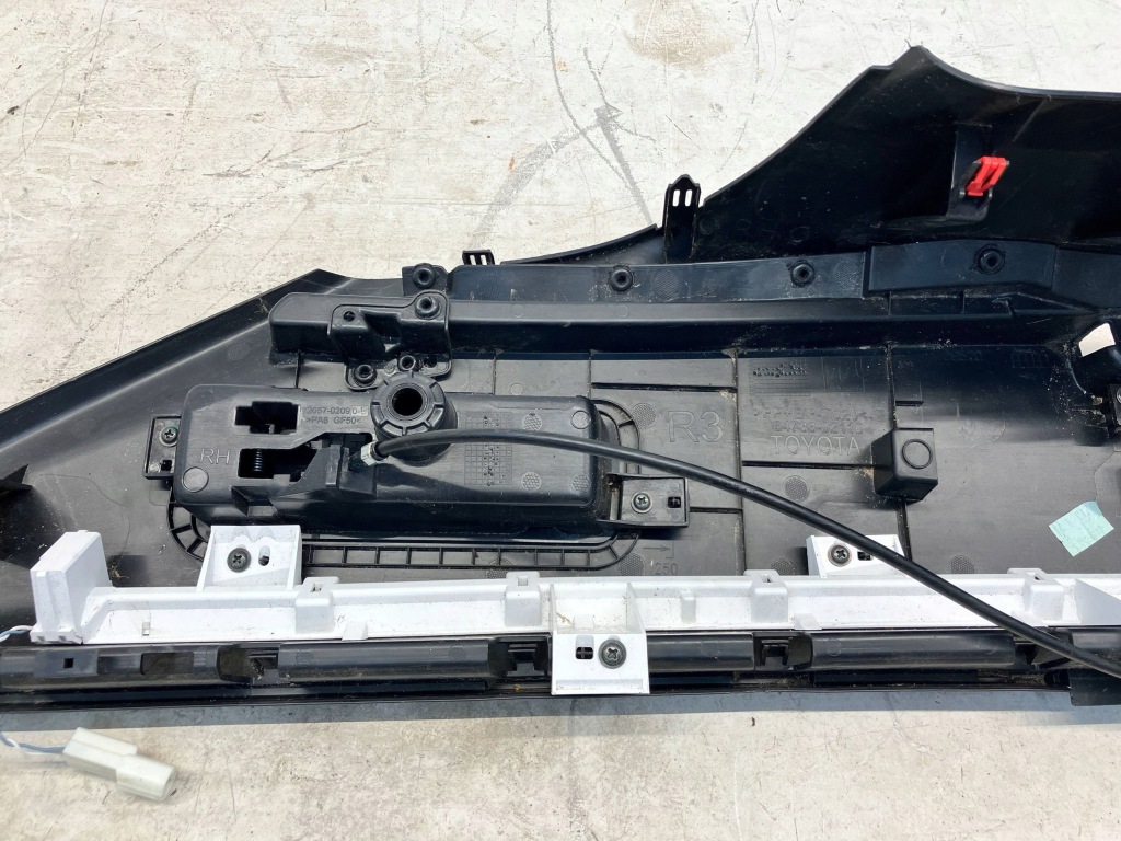 Купить Corolla e21 универсал обшивка багажника góra правая правый с led ручка