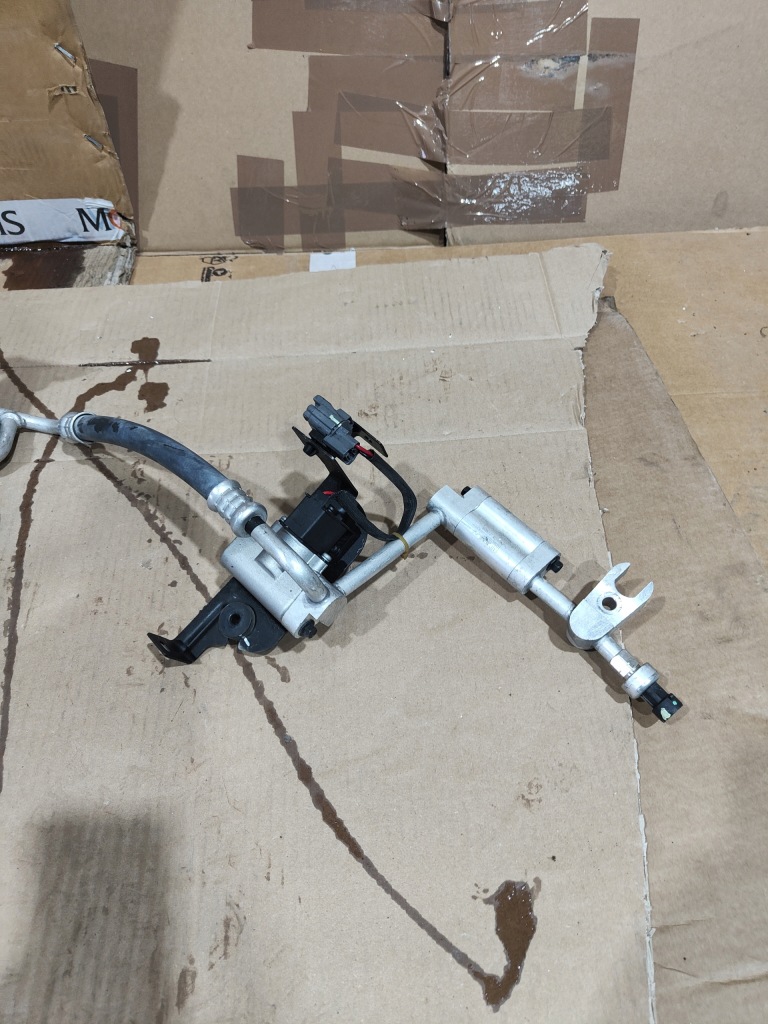 Mg marvel r шланг патрубок трубка кондиціонера демонтаж 10588849 Доставка