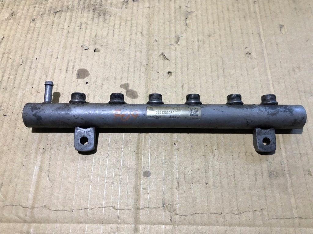 фото №1, Молдинг упорскування vw crafter 2.5 tdi 076130093c