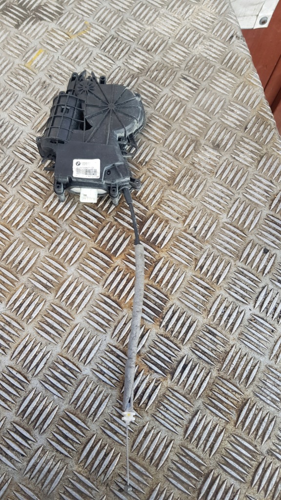 фото №2, Bmw 5 f10 f11 замок доводчик крышки