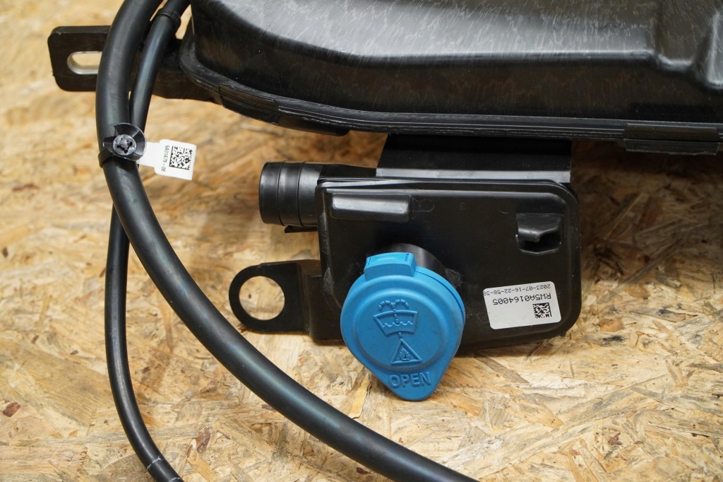 фото №10, Бачок омивача 7011096 помпа bmw 5 g60 12tyśkm оригінал 23-