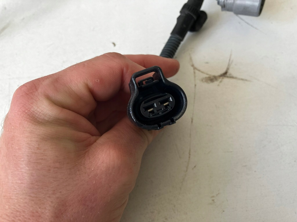 фото №4, Auris ii гибрид prius штекер колодка