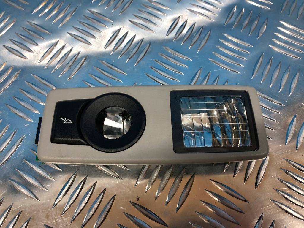 фото №1, Bmw x5 e70 лампа освещение кабины 6972974