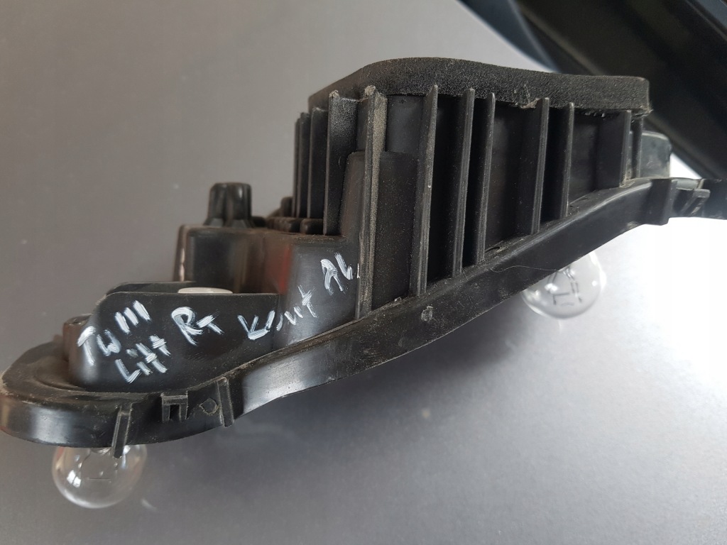 Renault twingo iii lift лампа права задня 265503121r Доставка