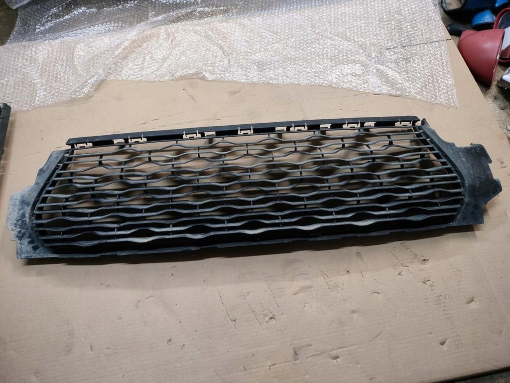 фото №1, Решітка zderzakia середня перед duster ii