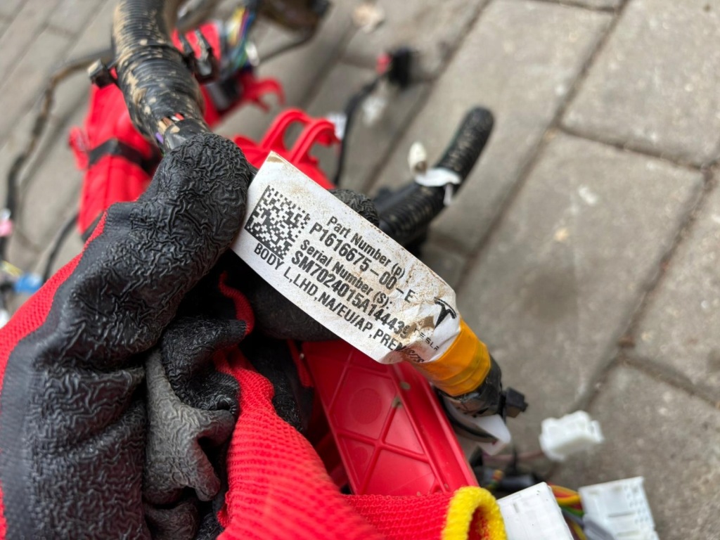 Tesla model y электропроводка салона кабины eu. 1616691-00-d 1616675-00-e Недорого