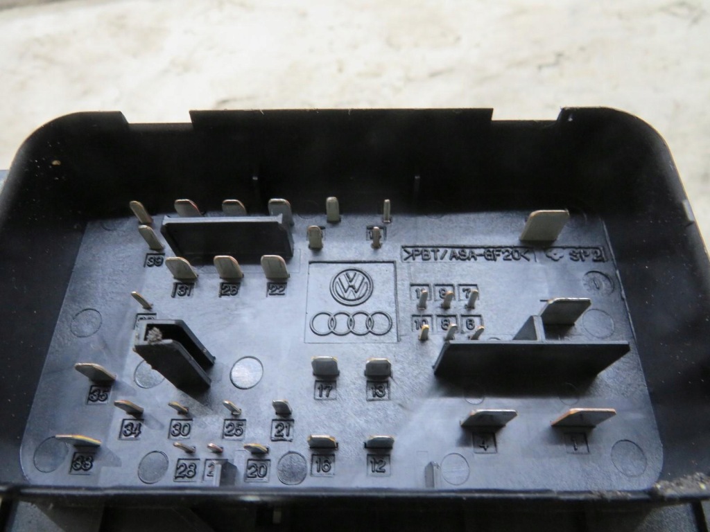 фото №4, Коробка предохранителей 1.6tdi passat b7