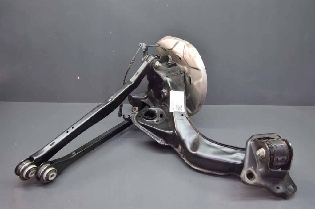 фото №1, Поворотный кулак левая задняя рычаг bmw x1 f48 2 f45 f46