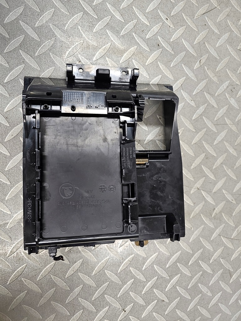 фото №9, Попільничка pod ładowarkę w тунель czarna skoda superb iii 3v1863071