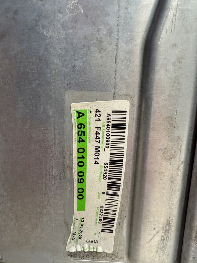 Радіатор інтеркулер mercedes vito viano 3 iii w447 рестайлінг  a6540100900 Оригінал