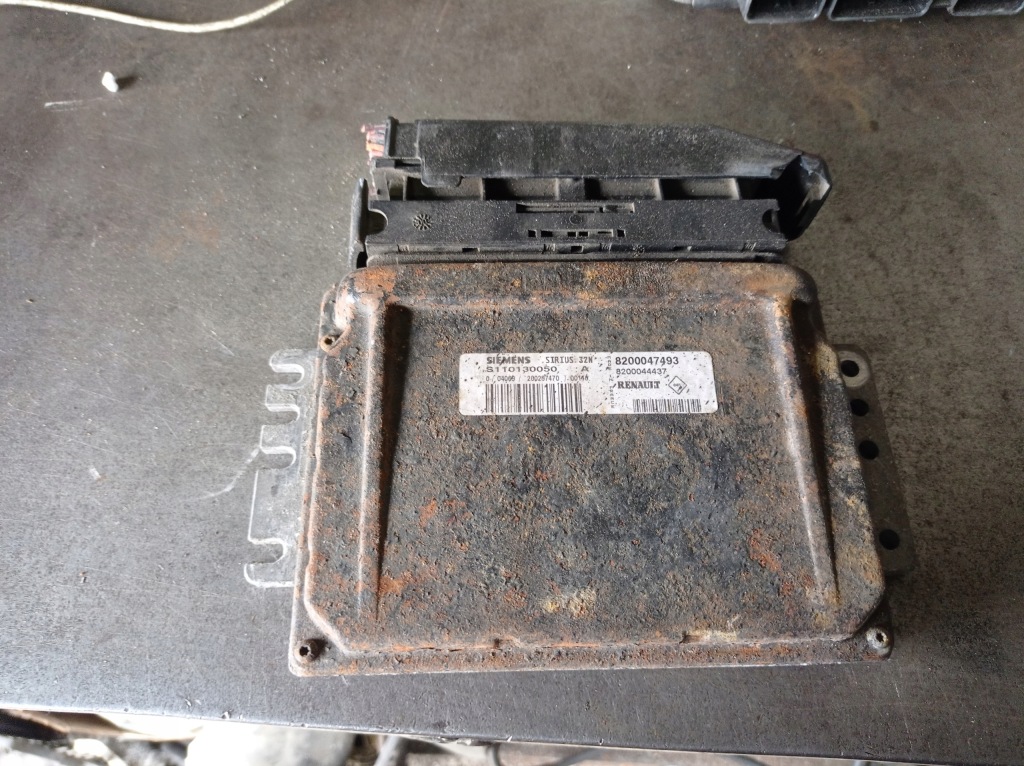 фото №1, Renault - бортовой компьютер 8200047493
