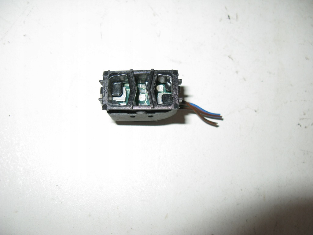 фото №1, Audi a3 8p переключатель блокировка дверь 8p2962108a