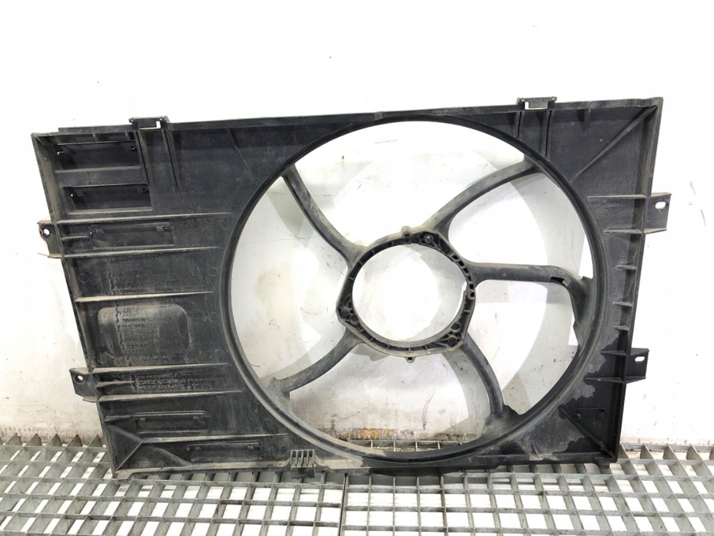 фото №1, Корпус вентилятора vw transporter t6 7e0121207c