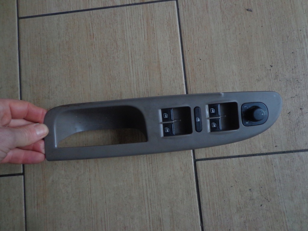 фото №1, Passat b6 07r. ручка панель перемикач вікон