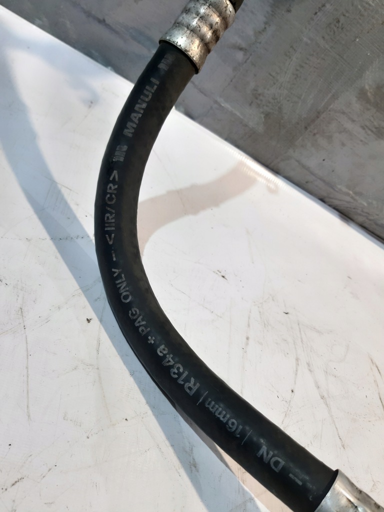 фото №11, Volvo v40 1.8b оригинальный номер 30813664 шланг трубка кондиционера