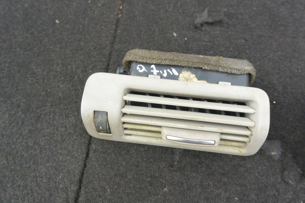 фото №3, Решётка обдув стойка kpl audi q7 4l