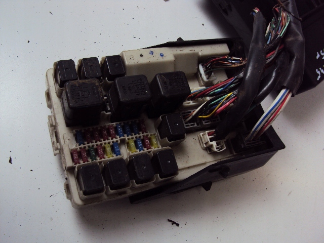 фото №3, Коробка предохранителей infiniti fx45 2005 r