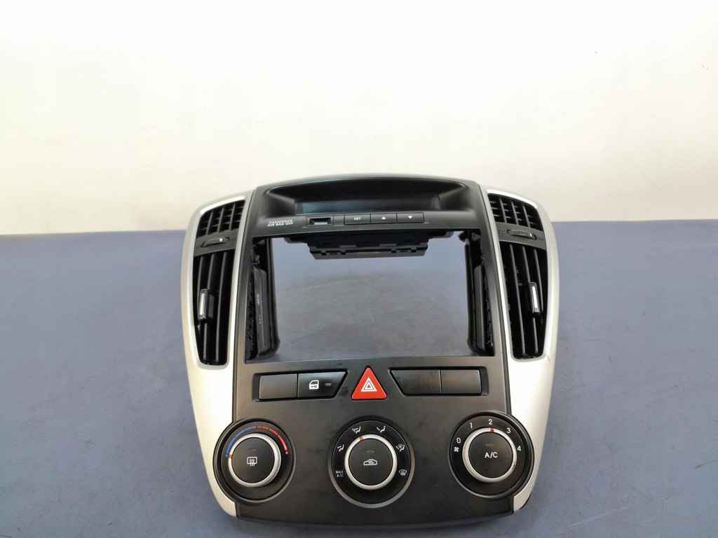 фото №1, Kia ceed i lift панель рамка кондиционера решётки