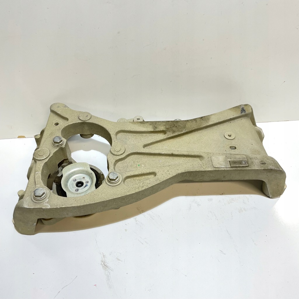 Maserati levante 3.0 d кронштейн двигателя 670105591 Доставка