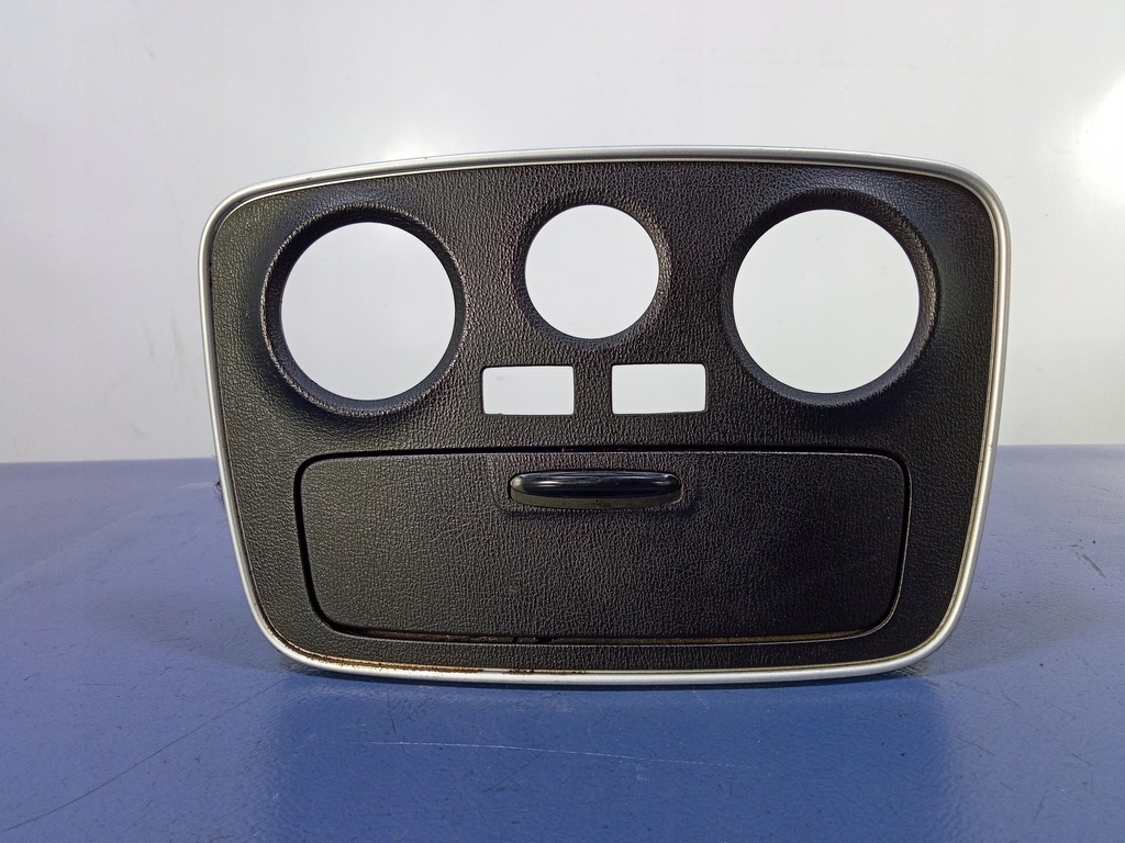 фото №1, Hyundai sonata v nf рамка консолі бардачок