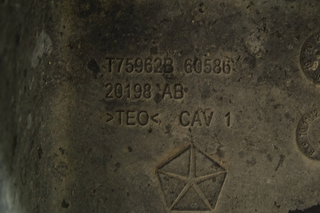 фото №9, Dodge durango 2018- воздуховод воздуха средняя 68381711aa