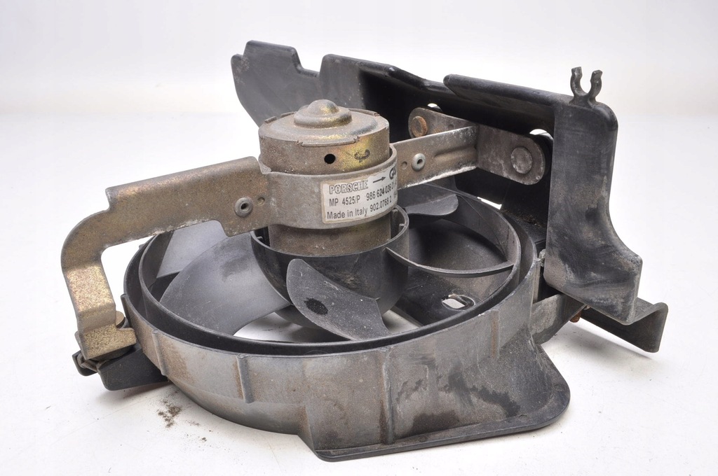 фото №10, Porsche boxster 986 2.7 вентилятор радиатора корпус 98662403601