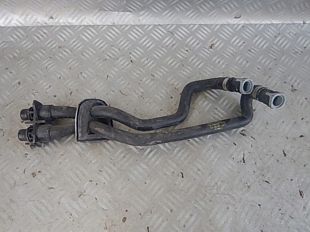 Купити Volvo оригінальний номер 30680912 труба води патрубок радіатора