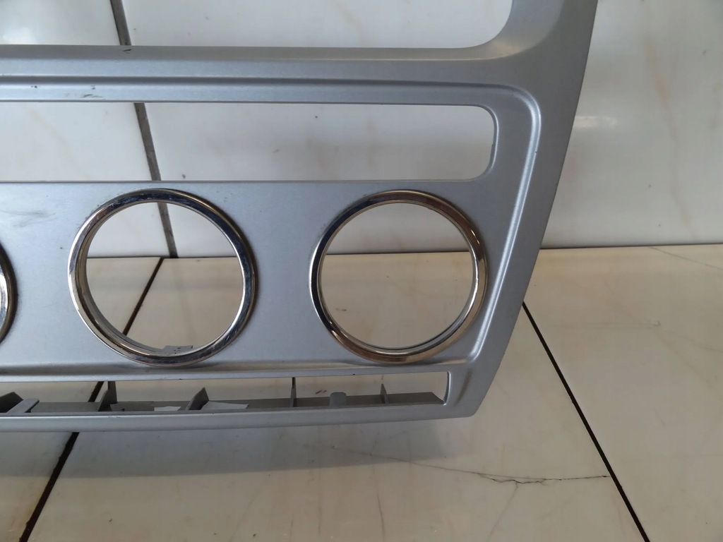 фото №5, Skoda octavia ii 08 rs корпус рамка панель радио 1z0858069