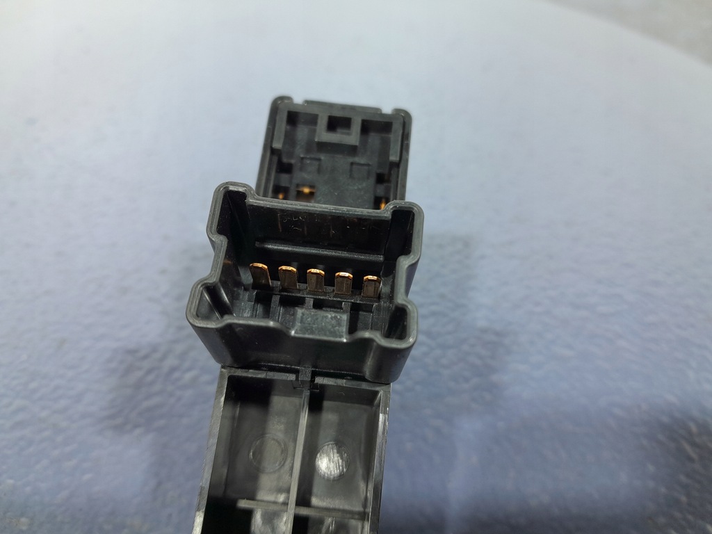 фото №5, Subaru xv i кнопка перемикач скло 83071fj180