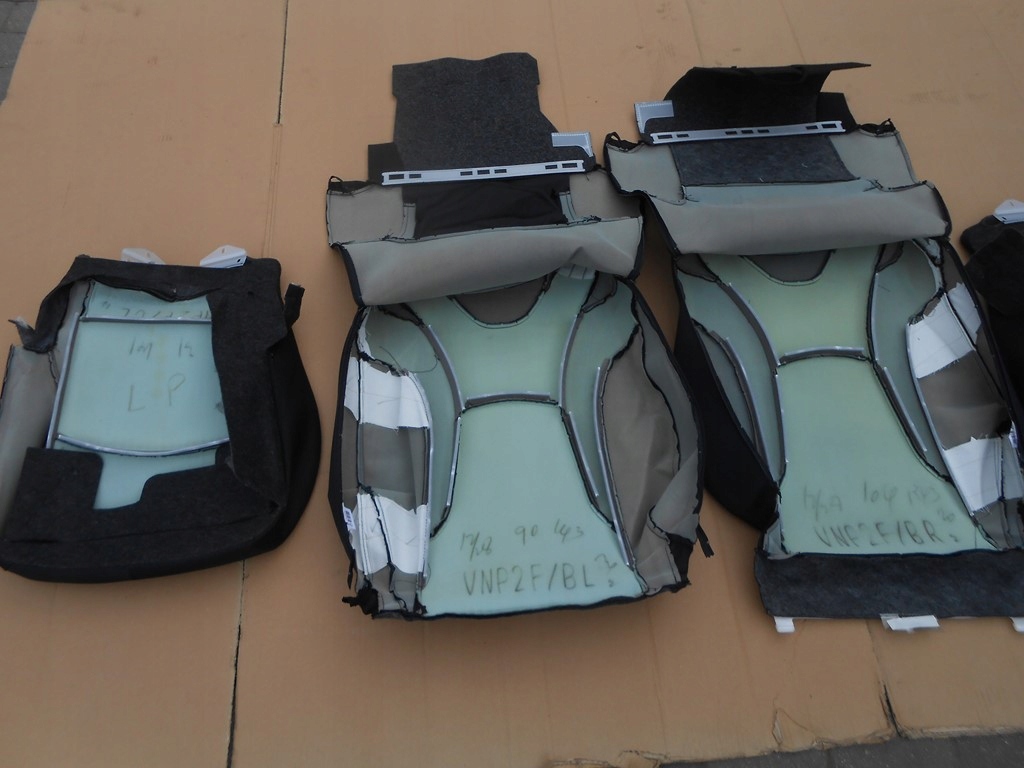 фото №10, Toyota prius iv обшивка сидіння спинка сидіння правого