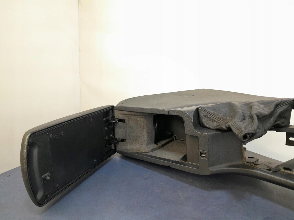 фото №9, Citroen c5 iii sedan подлокотник туннель средний