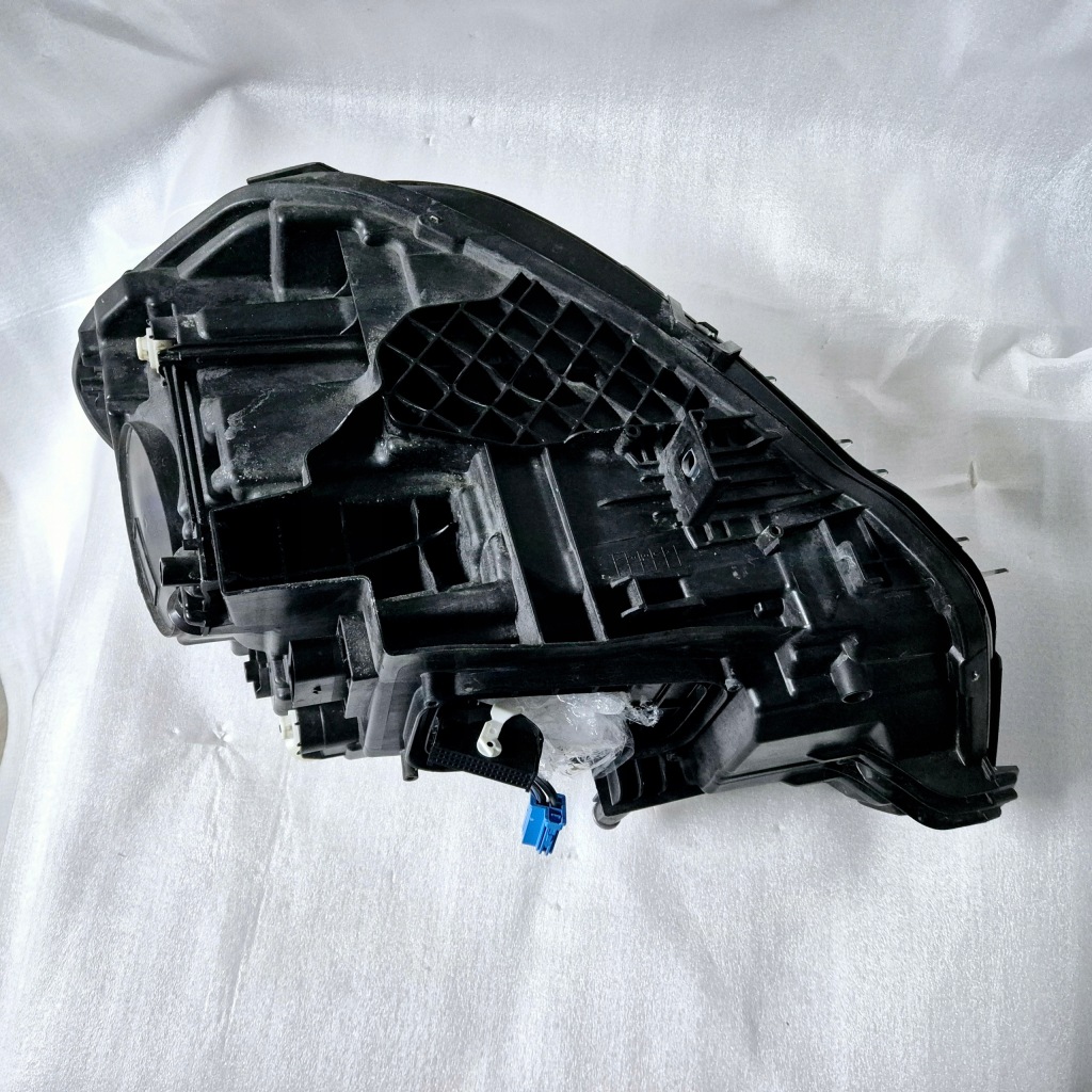 Mercedes cla w118 multibeam фара правий full led європа Недорого