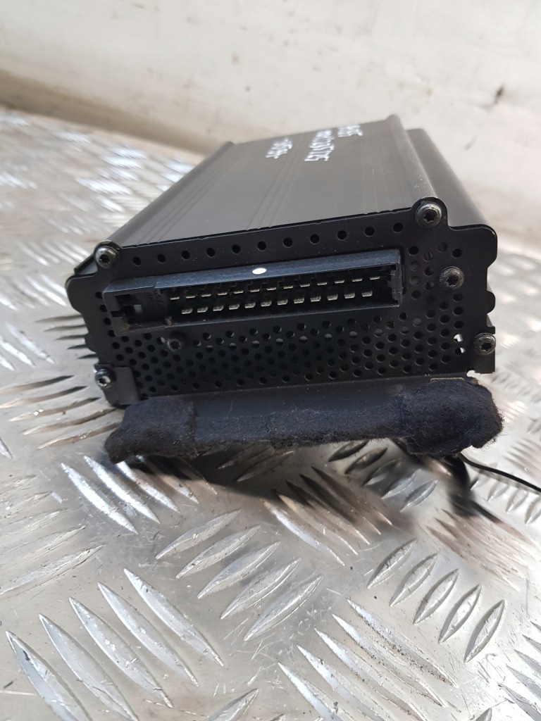 Усилитель радио bose 8d0035225 audi a4 b5 Доставка