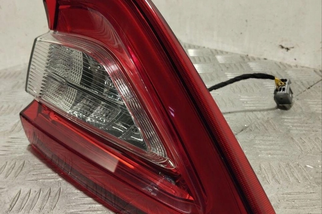 фото №8, Лампа правая задняя maserati levante suv m161 20680204 2019