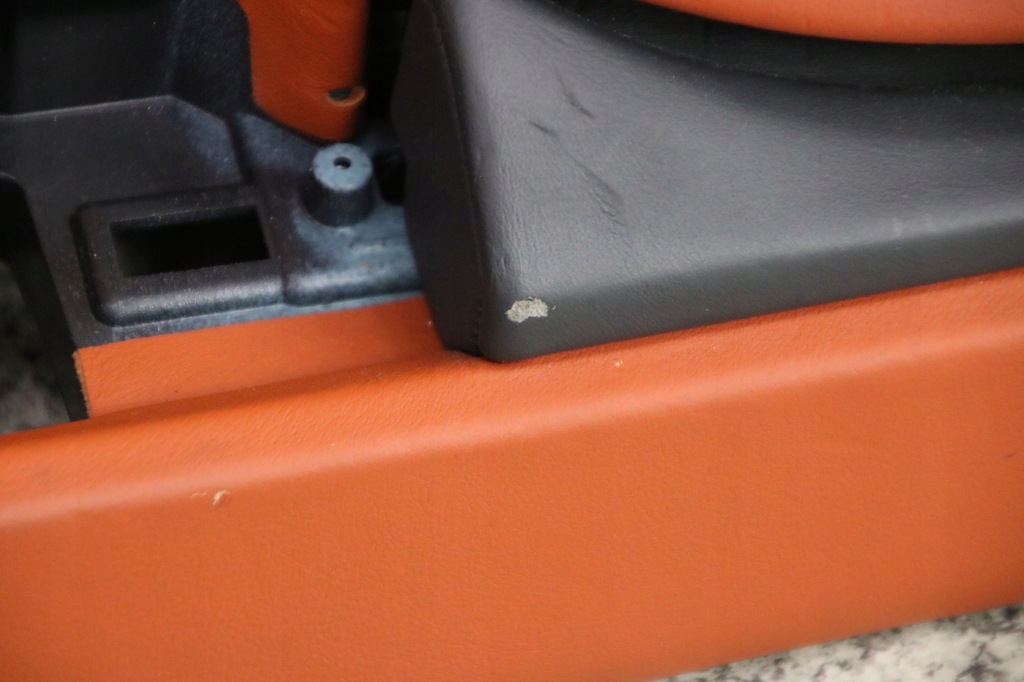 фото №9, Bmw i8 l12 l15 підлокітник тунель середній ecopper