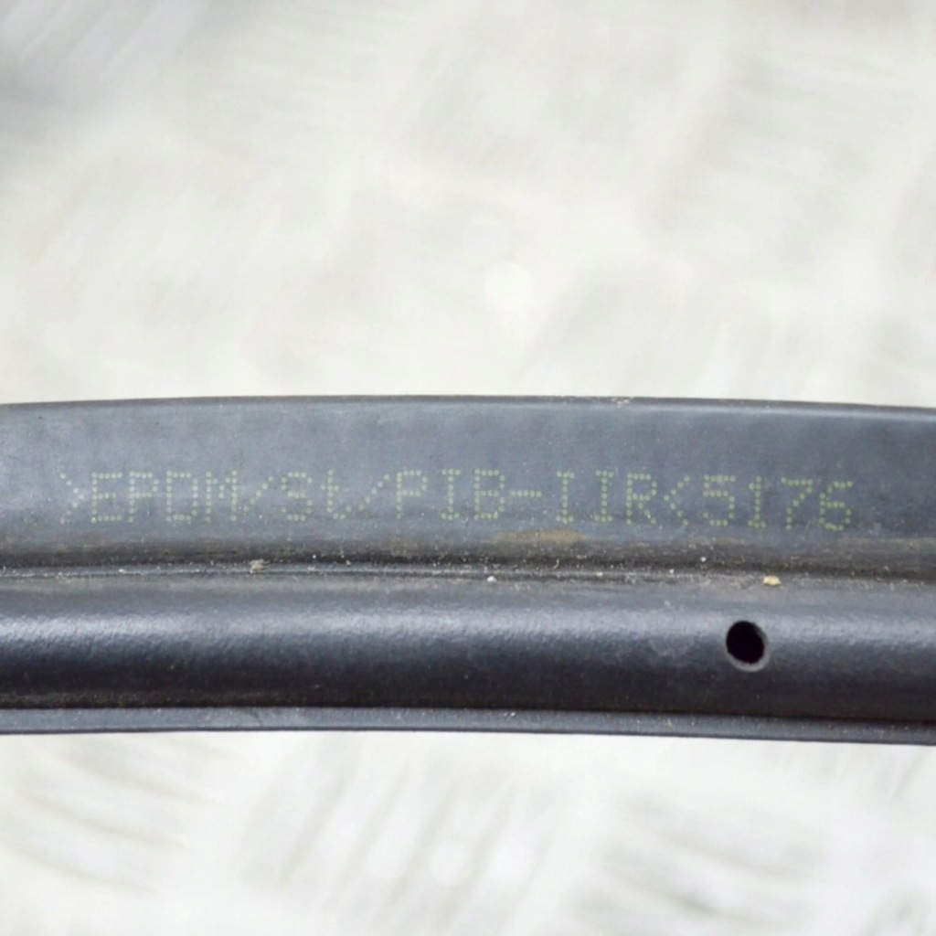 фото №5, Bmw 3 f30 f35 f31 2012 резиновый прокладка багажника заднего / na кузов