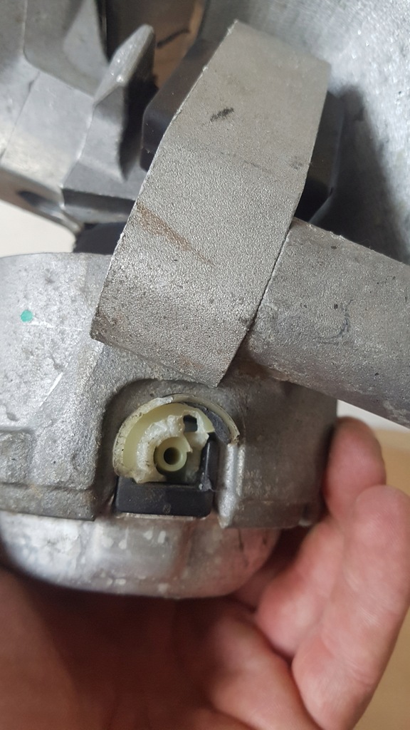 фото №4, Кронштейн подушка двигуна audi a7 a6 c7