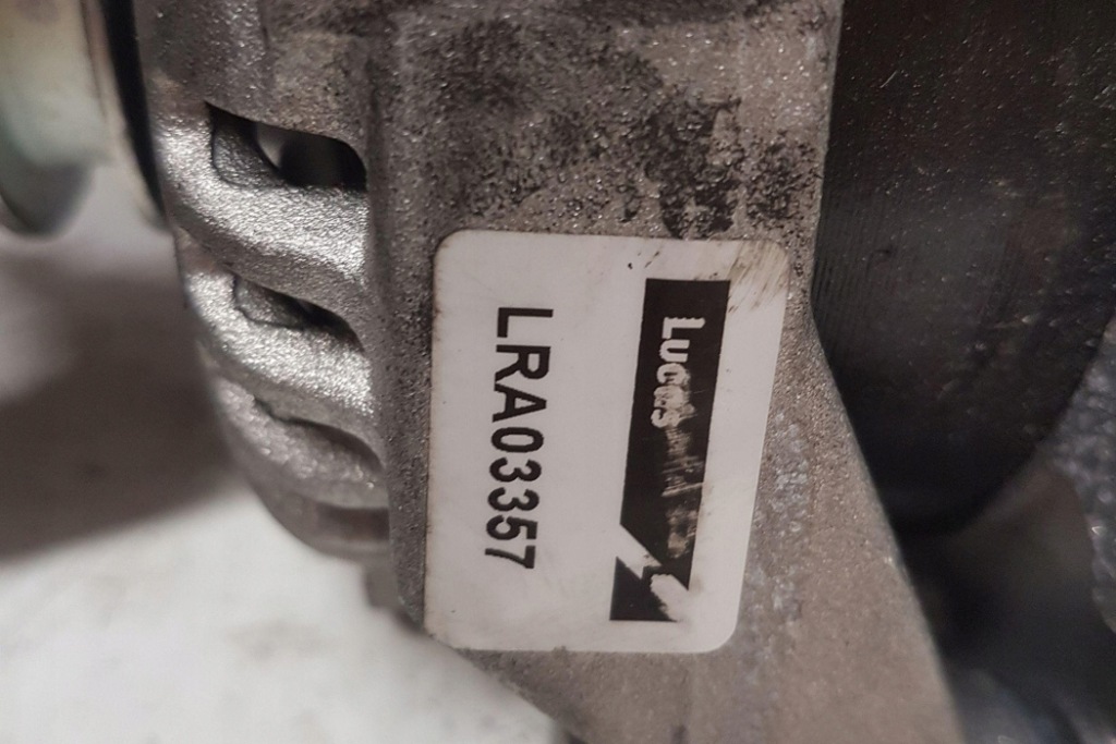 Генератор opel astra j sports tourer lra03357 2.0l дизель 2013 Киев