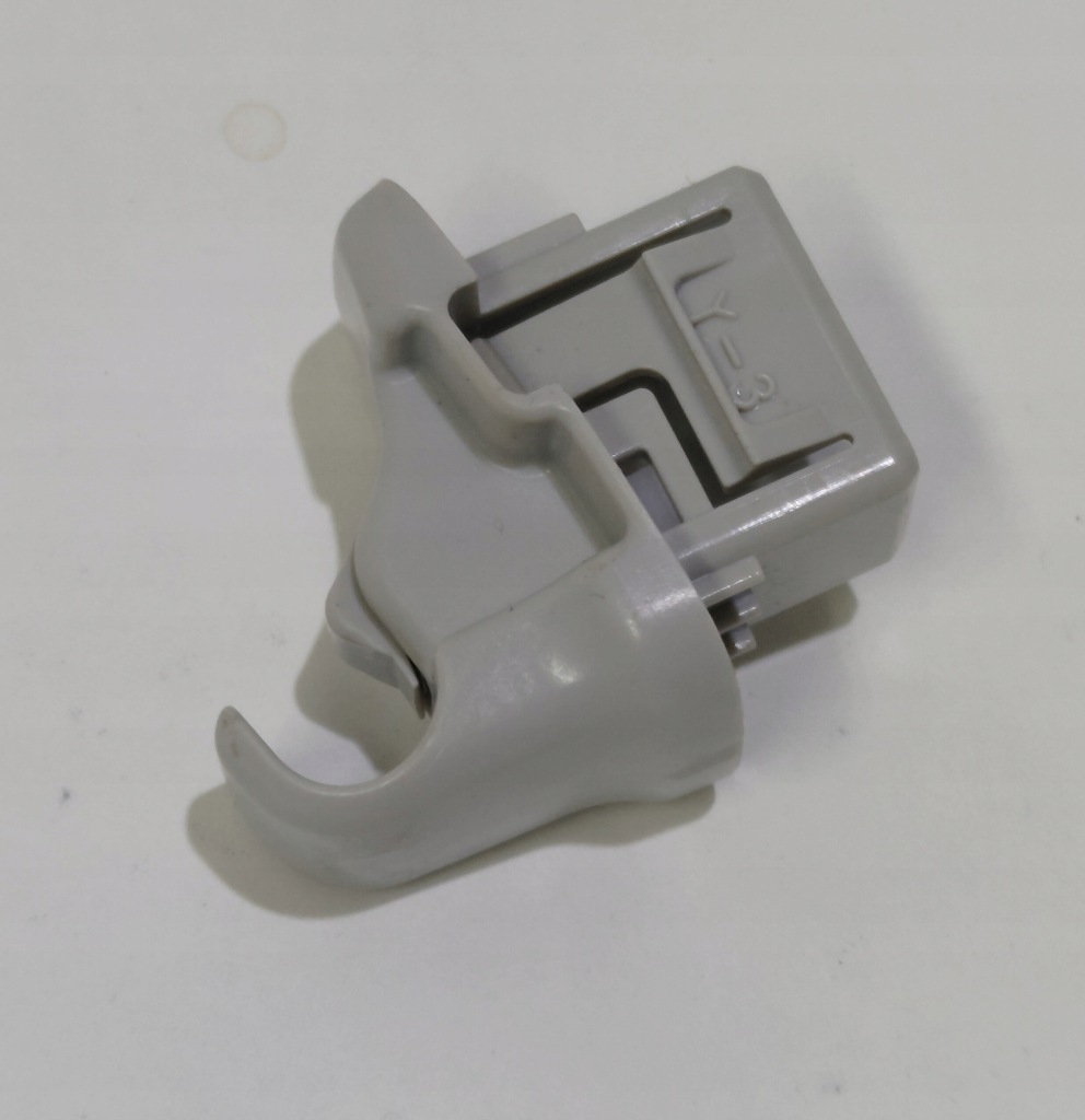 фото №1, Subaru forester sj iv 13- крючок обшивка багажника