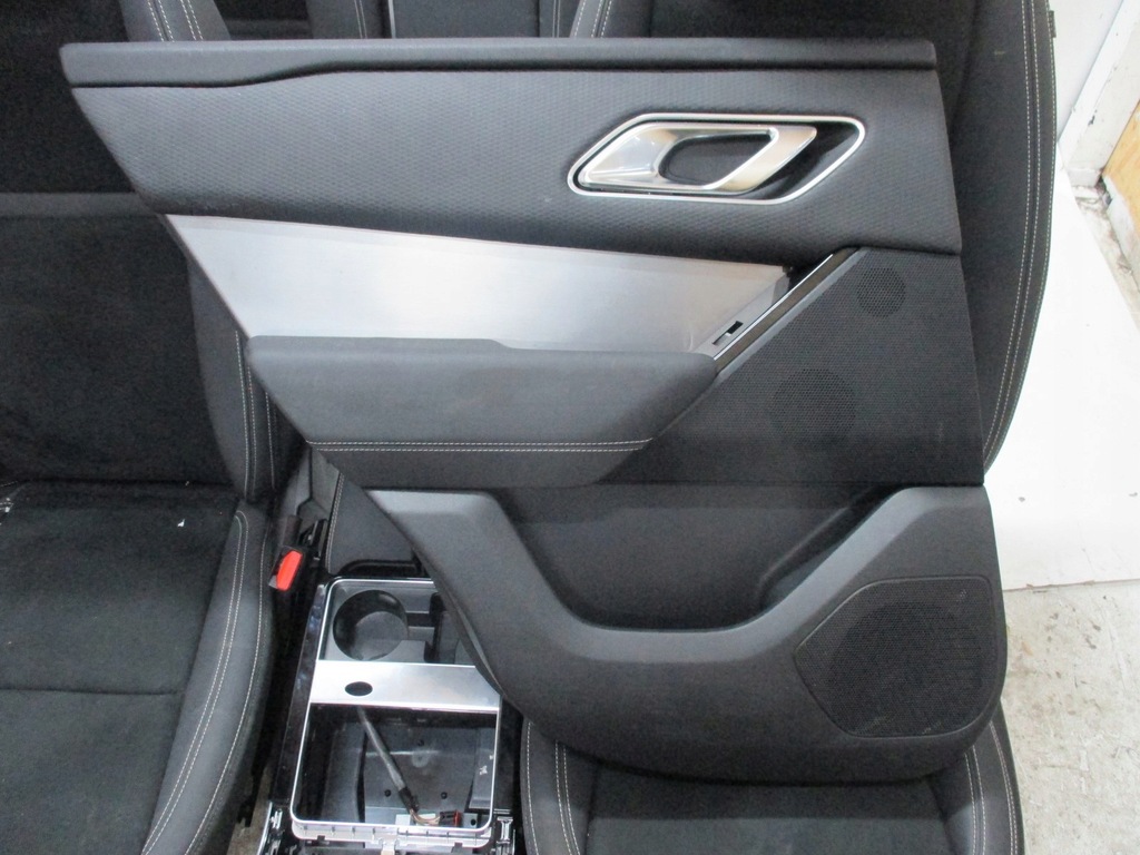 фото №5, Обивка сиденья заднее сиденье pół кожа range rover velar 18r