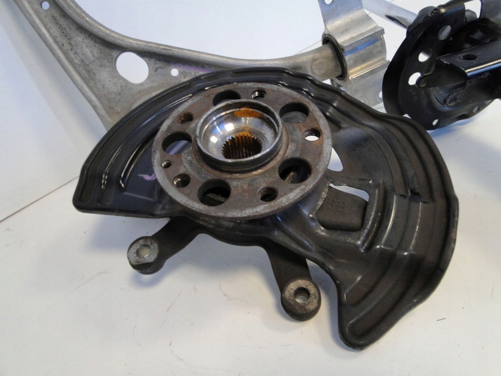 фото №6, Mercedes gla 156 x156 поворотный кулак передняя левая