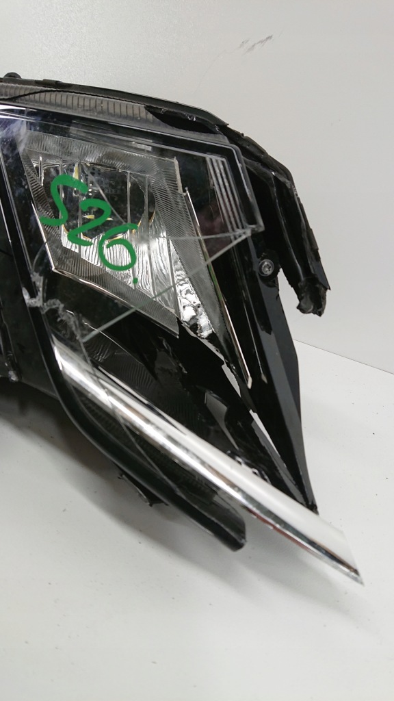 Skoda octavia 3 рестайлинг  led фара правый  передняя Недорого