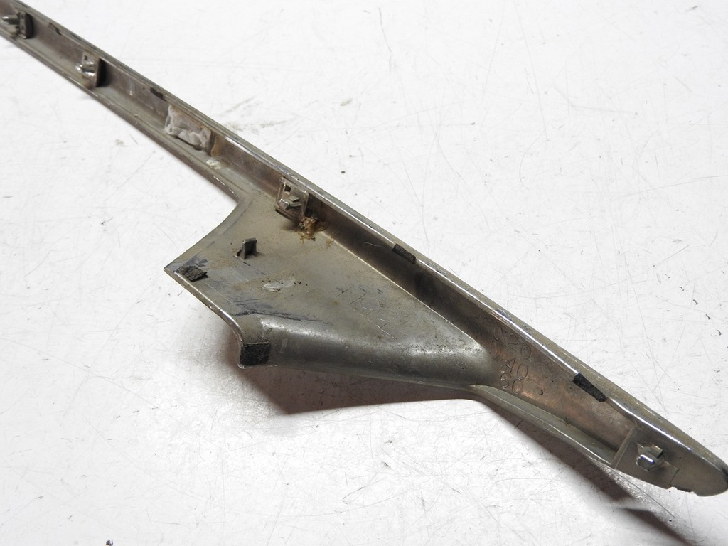 фото №8, Toyota previa ii 00-05 накладка молдинг крышки багажника задняя 75813-28020