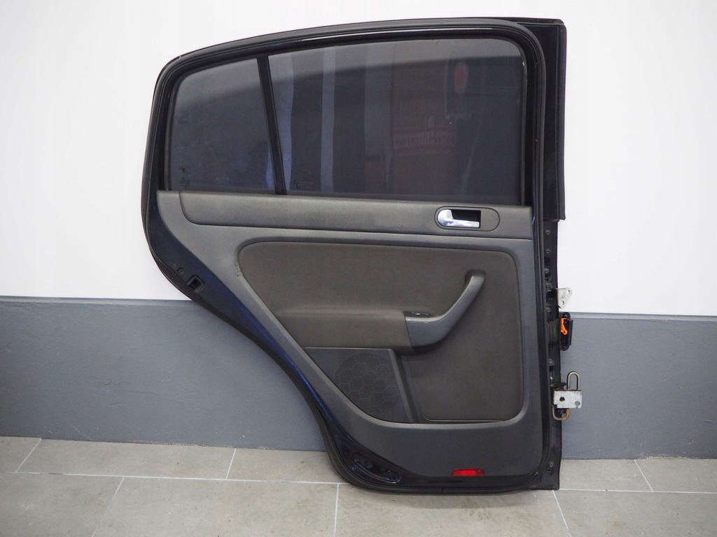 фото №5, Vw golf v plus дверь левая задняя полный