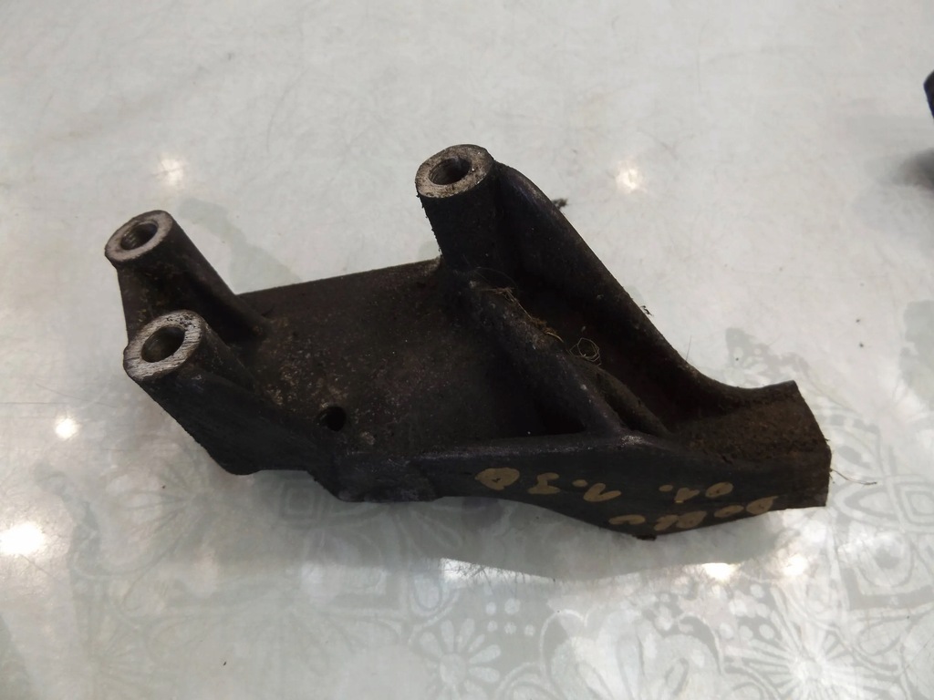 фото №1, Doblo i 1,9d кронштейн двигателя 4674454