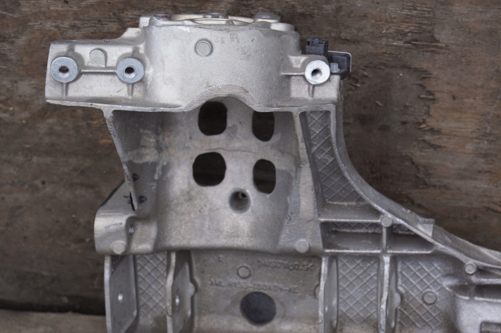 фото №10, Кронштейн подвеска перед aston martin db11