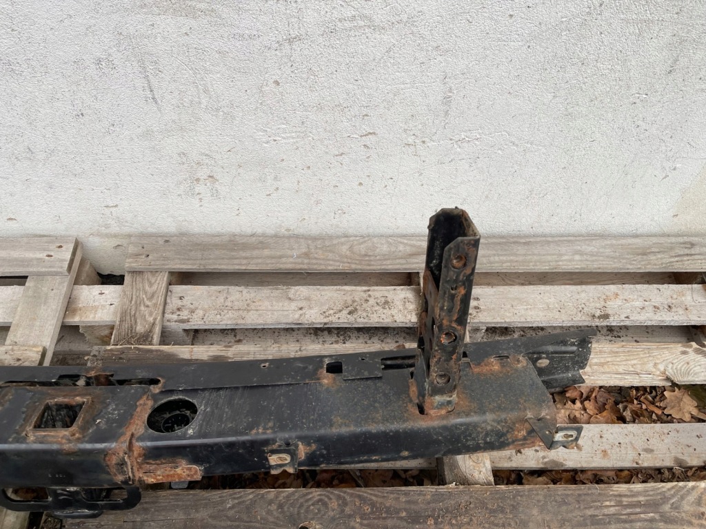 O2 cadillac escalade iv 2014 - балка бампера задний  фаркоп  задняя 22900139 в Украине