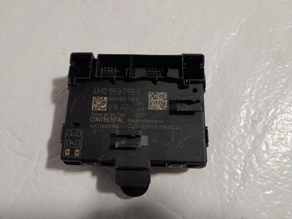 фото №1, Audi a4 b9 модуль блок управления дверь 4m0959795e
