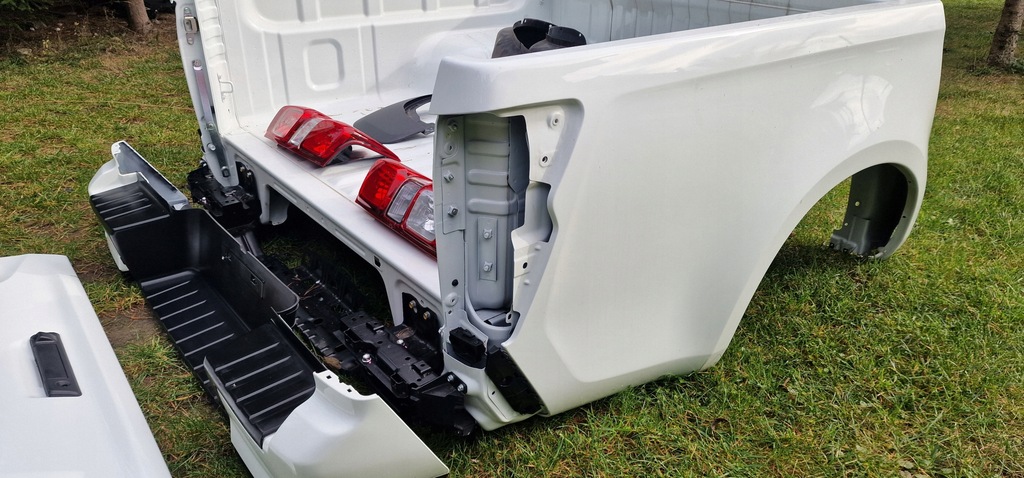 фото №16, Isuzu d max dmax 2023 2024 2025 кузов піддон борт крила задня кришка багажника лампа