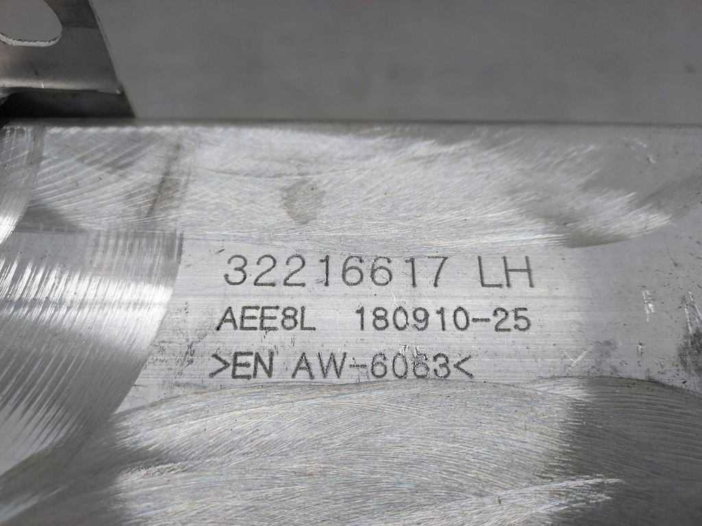 фото №6, Volvo xc60 отбойник / амортизатор бампера передний